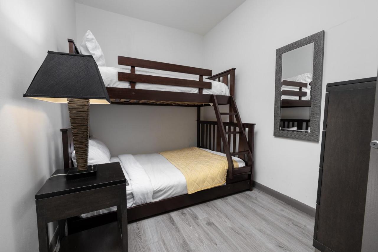 Upgraded Lakeside Resort Dream Vacation Home 킬로나 외부 사진